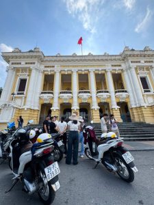 Tour xe máy nửa ngày Hà Nội: Lịch trình chi tiết, giá tour cụ thể