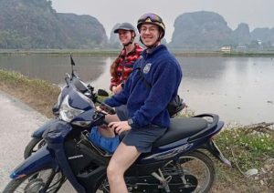 Tour xe máy Ninh Bình: Hành trình tự do chạm vào vẻ đẹp hoang sơ