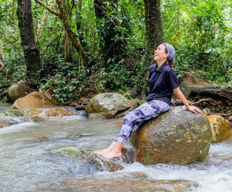 Sau những ngày leo núi mỏi mệt, suối Đá như một phần thưởng thiên nhiên ban tặng.