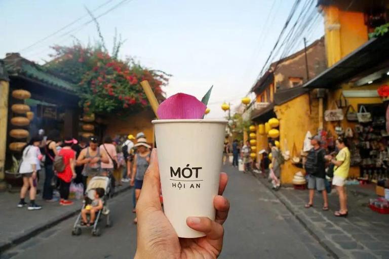 Nước mót Hội An cực hợp để giải nhiệt sau chặng đường dài.