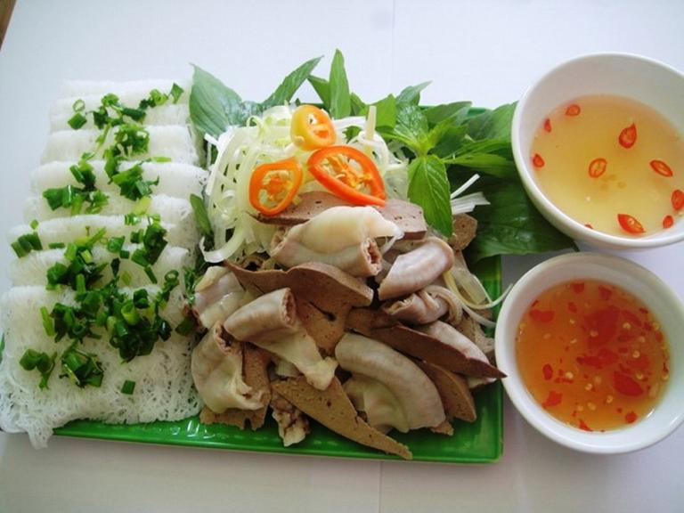 Bánh hỏi lòng heo: Món ăn sáng quen thuộc của người dân Tuy Hòa
