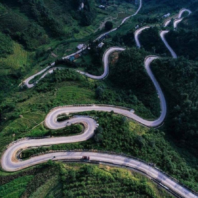 Chạy xe máy trên Đèo Cả là một trải nghiệm đầy cảm xúc.