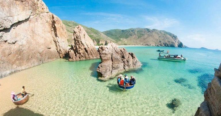 Bãi Kỳ Co – một trong những bãi biển đẹp nhất miền Trung.