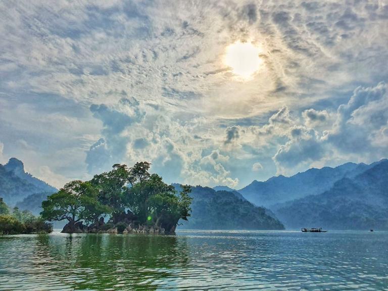 Tour xe máy Hà Nội – Hồ Ba Bể – Thác Bản Giốc – Cao Bằng