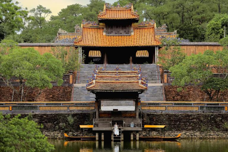 Lăng Tự Đức mang phong cách kiến trúc tinh xảo, huyền bí
