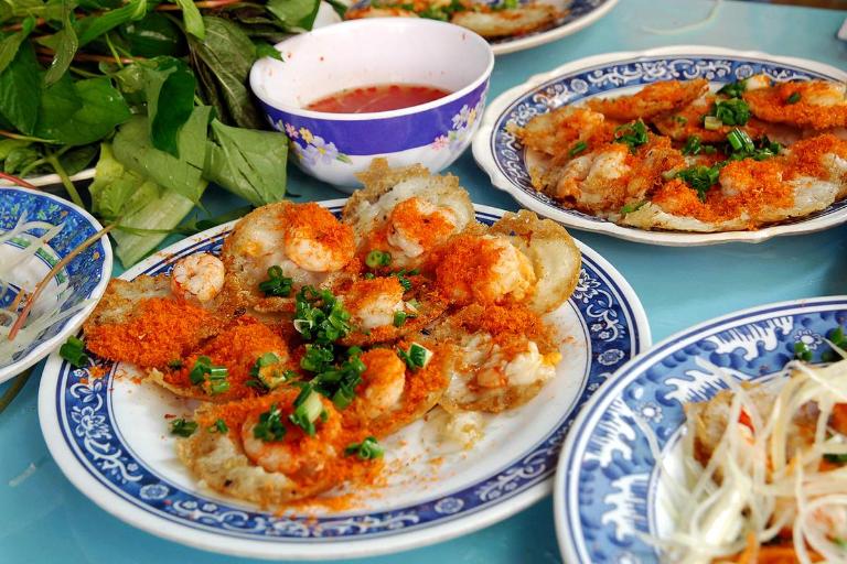 Bánh khọt Gốc Vú Sữa – nổi tiếng Vũng Tàu.