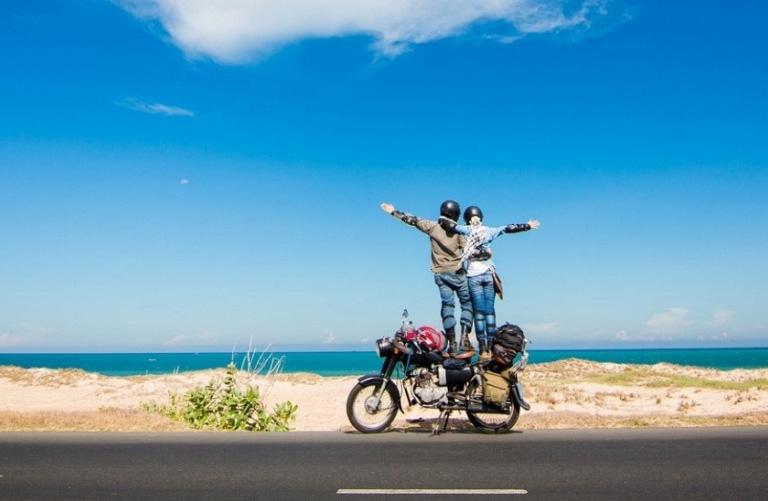 Bạn có thể dừng lại bất cứ đâu, hít hà không khí trong lành, nghe sóng vỗ và chụp những bức hình “triệu like”