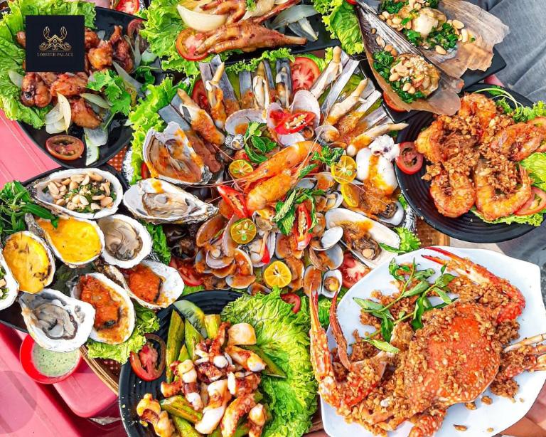 Đảo Bình Hưng – điểm dừng cuối của tour – là thiên đường hải sản đích thực.