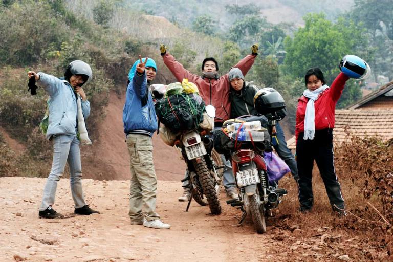 Xe máy cho bạn cơ hội “chạm” vào thiên nhiên, tương tác với người dân bản địa