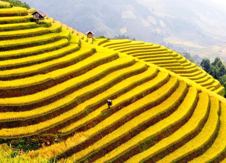 Đây là cung đường nhiều thử thách nhất tour