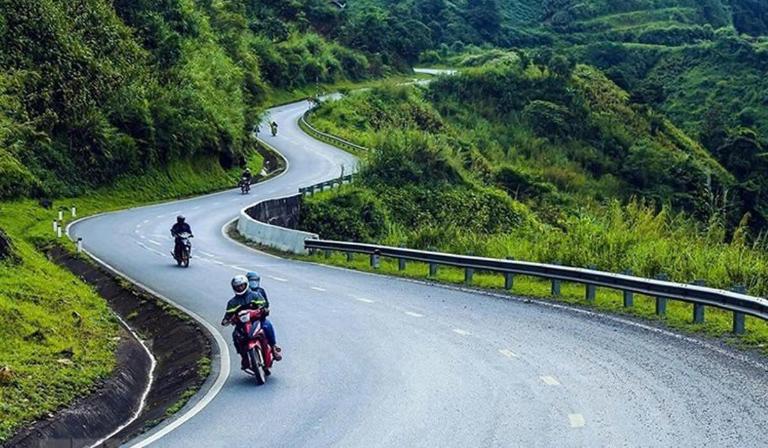 Bạn cần biết đổ đèo đúng kỹ thuật, kiểm soát tốc độ và tránh bóp phanh gấp.