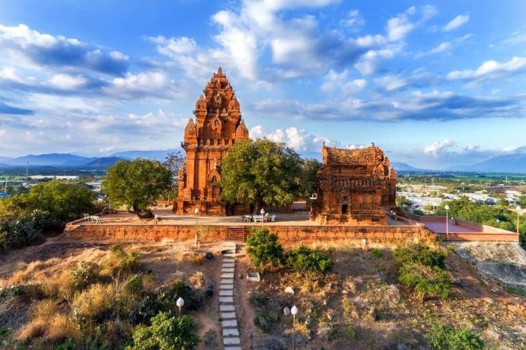 Tháp Po Klong Garai – công trình kiến trúc đặc trưng của người Chăm