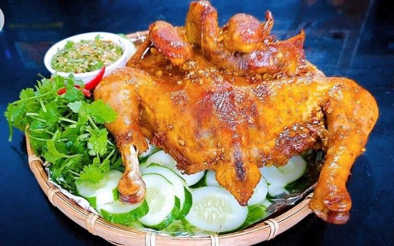 Gà đồi nướng muối ớt.