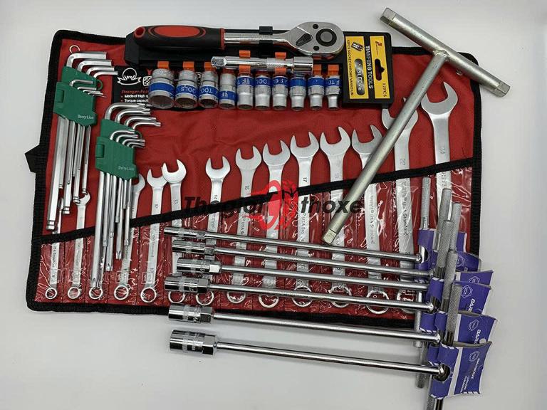Mang theo bộ đồ sửa xe cá nhân đề phòng xe hỏng giữa đường
