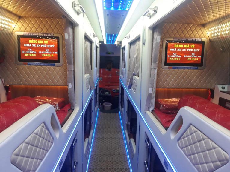 Dịch vụ xe giường nằm đời mới, cabin riêng biệt, sạch sẽ và tiện nghi.