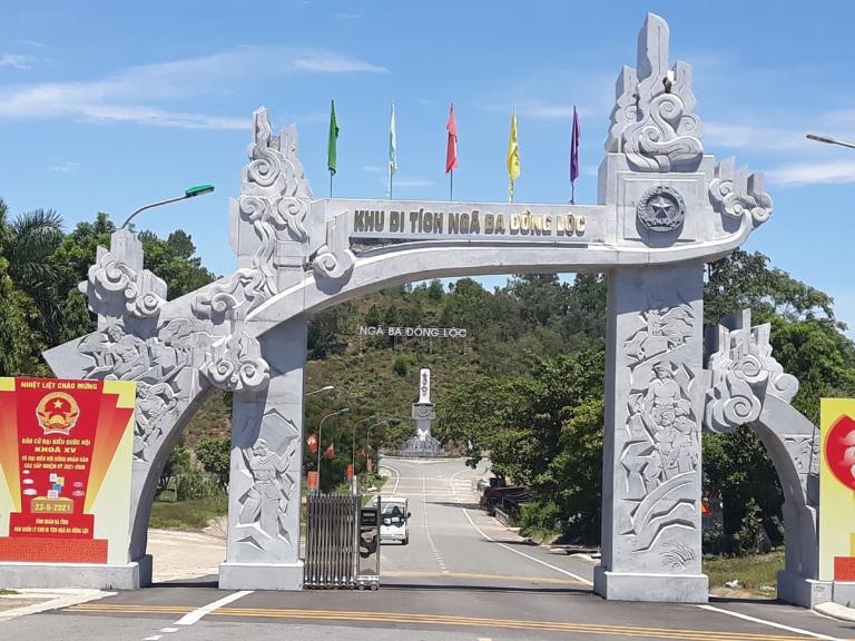 Ngã ba Đồng Lộc – nơi ghi dấu hy sinh anh dũng của 10 cô gái thanh niên xung phong.