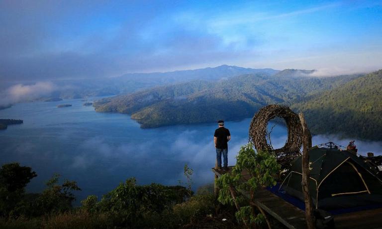 Bạn nên chọn thời gian từ tháng 3 đến tháng 9 để thực hiện tour xe máy này.