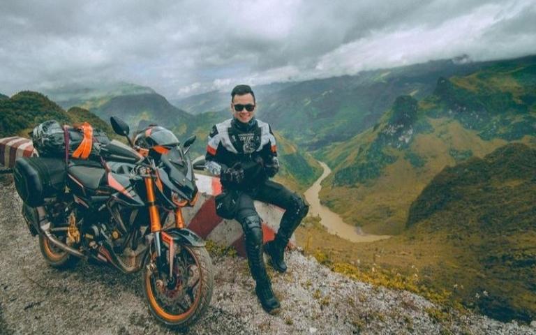 Tranh thủ ngắm bình mình trước khi xuất phát về Nha Trang