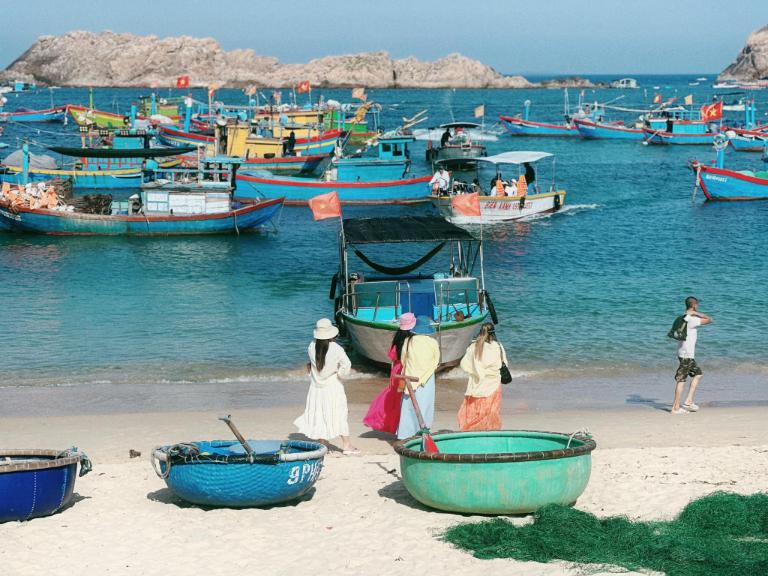 Tour xe máy Bình Định lý tưởng nhất vào mùa khô từ tháng 3 đến tháng 9, khi thời tiết nắng đẹp, biển lặng và thuận lợi để di chuyển khám phá.