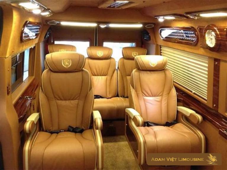 Duy Khánh Limousine sử dụng dòng xe limousine đời mới với ghế da cao cấp, có thể điều chỉnh ngả lưng linh hoạt