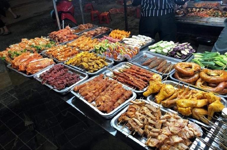 Đồ nướng phố đêm – “Thiên đường ẩm thực” của dân phượt