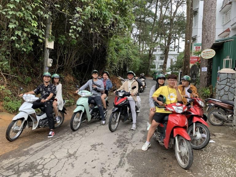 Cửa hàng luôn kiểm tra và bảo dưỡng xe đúng định kỳ để đảm bảo chất lượng phương tiện tốt nhất.