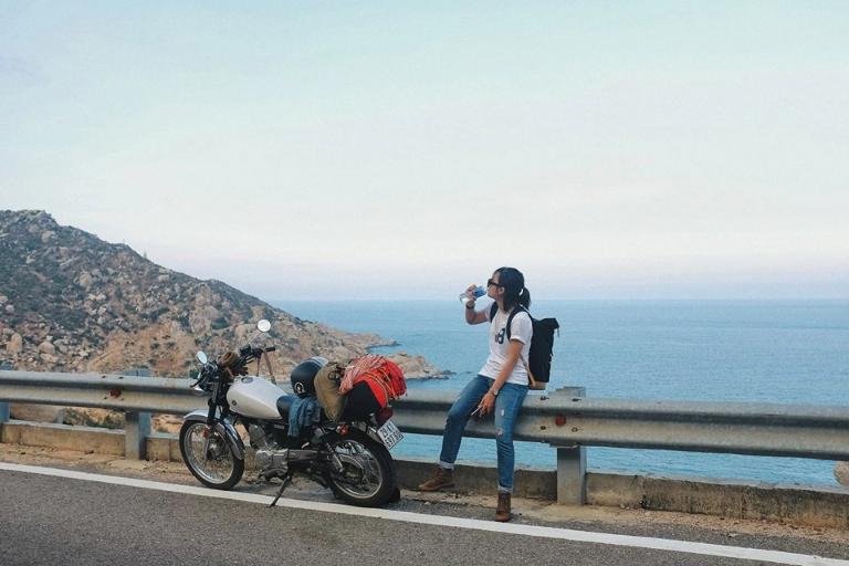 Mọi người nên xem thời tiết kĩ lưỡng để có chuyến đi xe máy an toàn và suôn sẻ.