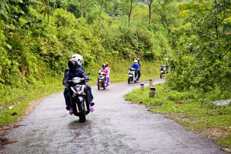 Hành trình xe máy Quảng Ngãi mang đến trải nghiệm tự do khám phá thiên nhiên hoang sơ và văn hóa địa phương.
