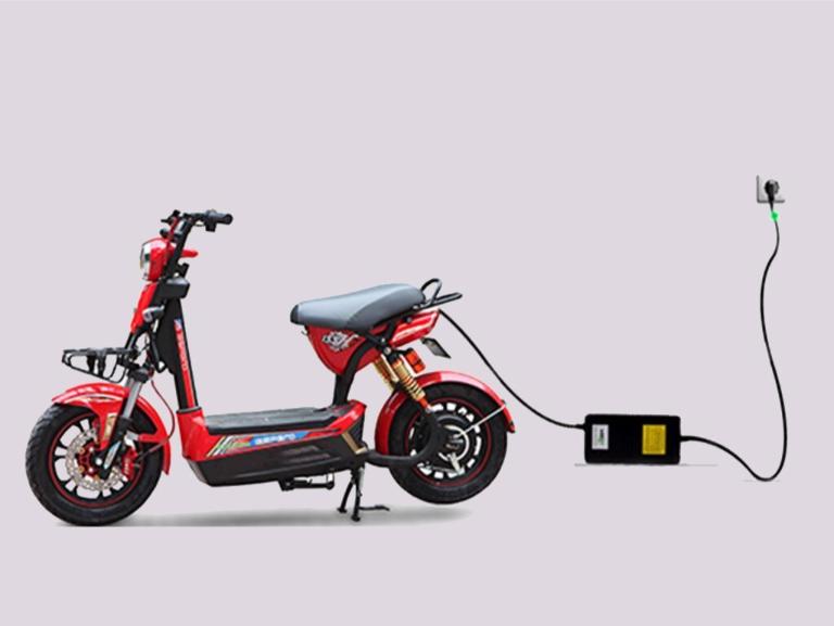 Bộ sạc trôi nổi, không tương thích làm pin mất cân bằng và dễ chai nhanh.