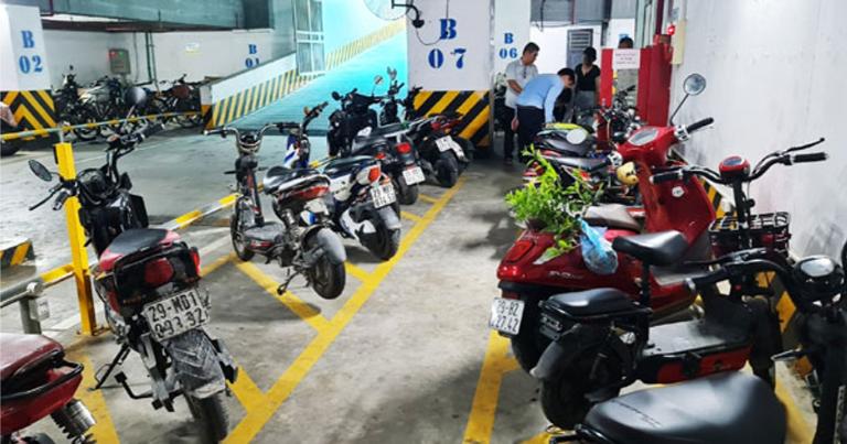 Tránh để xe dưới nắng hoặc nơi ẩm ướt quá lâu