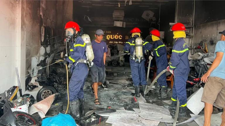 Gọi ngay 114 hoặc lực lượng cứu hộ nếu lửa vượt ngoài tầm kiểm soát.”