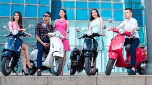 Xe điện cho mô-men xoắn tức thì, tăng tốc nhanh chóng so với xe chạy xăng.