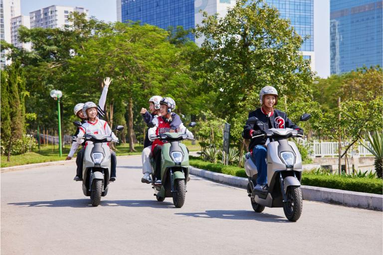 Xe máy điện tăng tốc nhanh trong đô thị, trong khi xe máy xăng tăng tốc mượt mà hơn