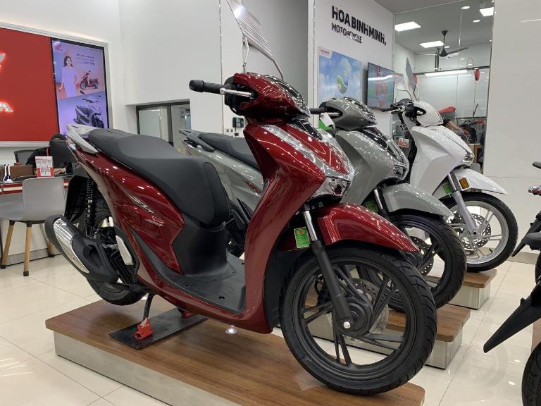 Xe máy xăng với động cơ phức tạp nhưng bền bỉ, đã được kiểm chứng qua nhiều năm sử dụng