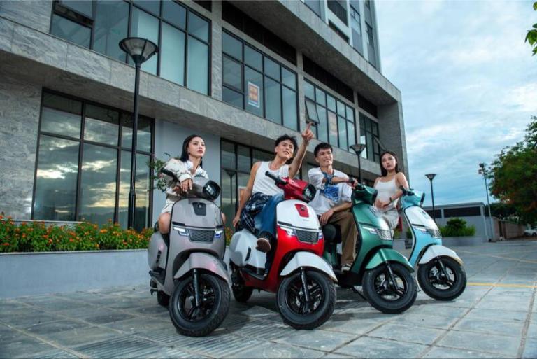 Xe máy điện học sinh thường thiết kế với tốc độ tối đa khoảng 40–50 km/h.