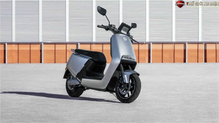 Yadea G5 – Xe điện trẻ trung, phù hợp di chuyển trong đô thị, quãng đường 100 km, pin bền.