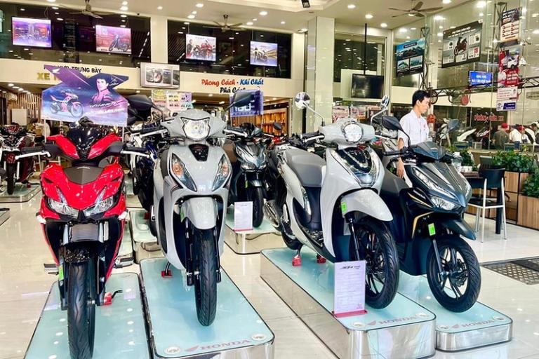 Các dòng xe số và tay ga chạy xăng quen thuộc với người Việt