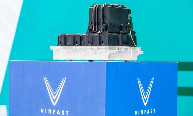 VinFast áp dụng LFP cho nhiều mẫu, một số cho phép tháo rời (swappable) hoặc chọn gói thuê pin.