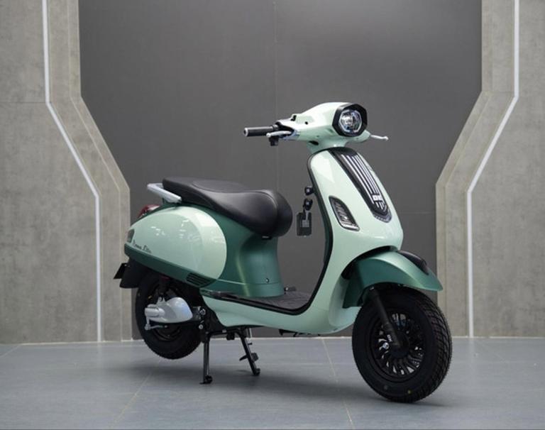 Xe tay ga điện phổ thông dễ điều khiển, tầm hoạt động 40–80 km, phù hợp đi trong thành phố, quãng đường ngắn.