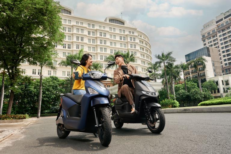 Dù xe có bộ ngắt tự động, nhưng việc để pin đầy quá lâu vẫn có thể ảnh hưởng đến tuổi thọ.