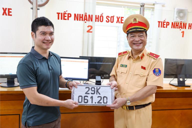 Cá nhân và doanh nghiệp đều phải đăng ký biển số cho xe máy điện khi đưa vào sử dụng.