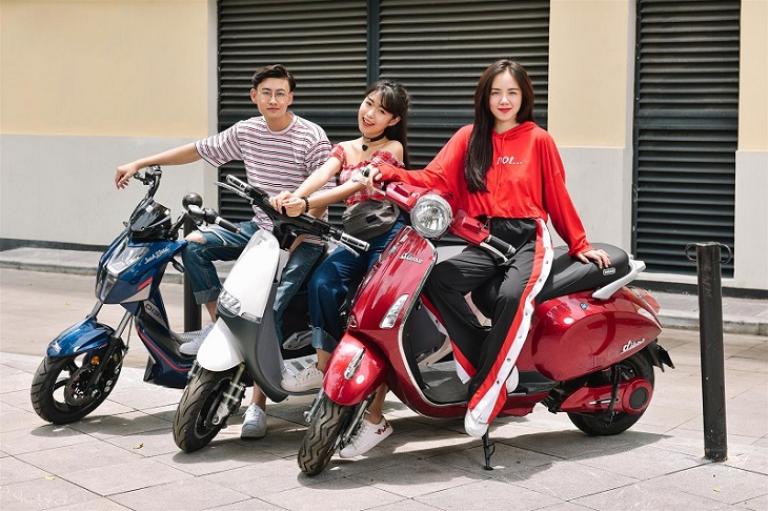 Thiết kế đa dạng, màu sắc tươi sáng – thể hiện phong cách cá nhân của học sinh, sinh viên.