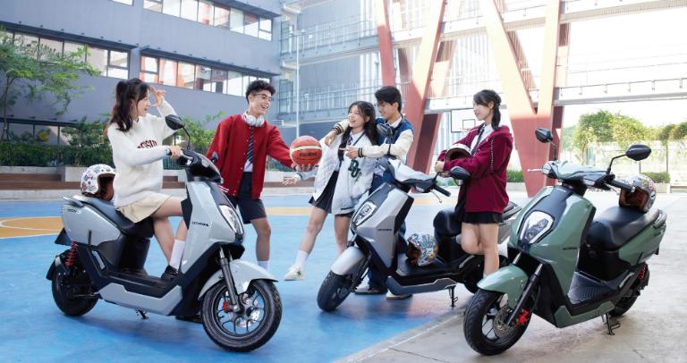Xe máy điện chạy êm, không khói bụi – lựa chọn lý tưởng cho môi trường xanh, sạch, và yên tĩnh