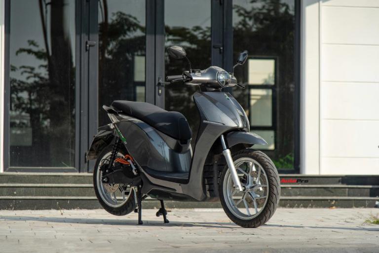 Hệ thống BMS thông minh giúp Dat Bike vận hành an toàn, tối ưu tuổi thọ pin và hiệu năng.