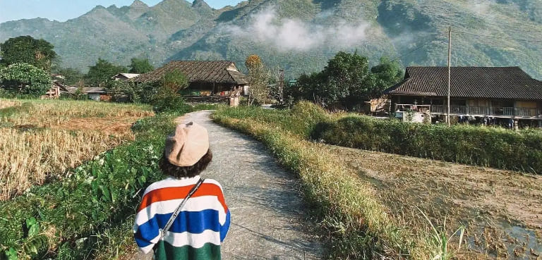 Du Già mang một vẻ đẹp mộc mạc, bình yên, rất khác với sự hùng vĩ gai góc của cao nguyên đá.