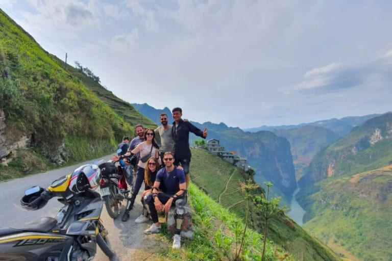 Không giống những chuyến du lịch nghỉ dưỡng thông thường, Hà Giang Loop là hành trình gắn liền với cảm giác tự do và khám phá.