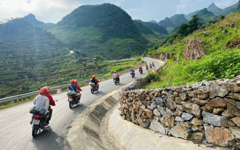 Đèo Mã Pí Lèng là linh hồn của Hà Giang Loop