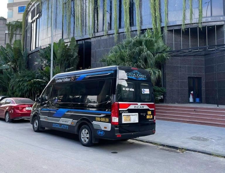 Cường Phát Limousine trả tại Cảng tàu khách quốc tế Hạ Long ở Bãi Cháy, tiện cho khách đi du thuyền. (Nguồn: Internet)