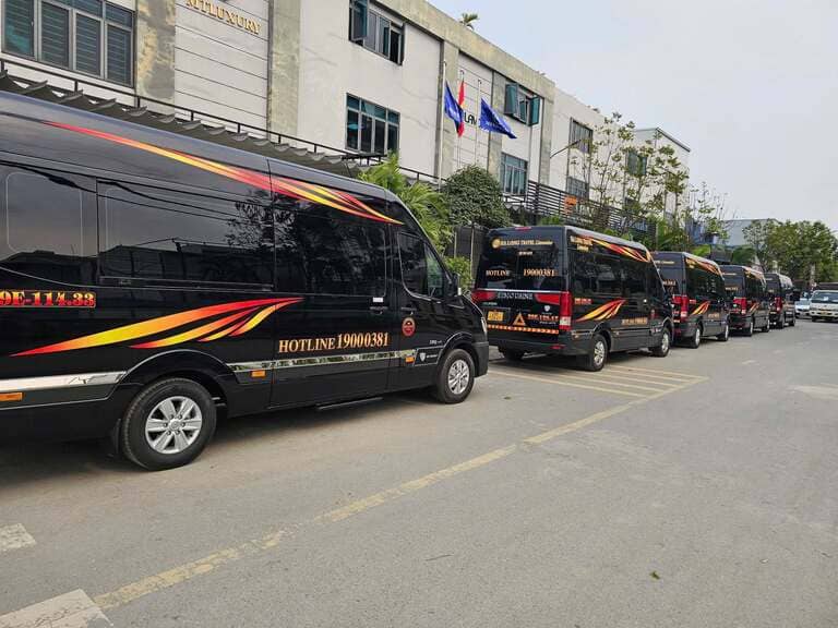 Hạ Long Travel Limousine đón khu Long Biên, chạy dày cả ngày lẫn tối về Hạ Long. (Nguồn: Internet)