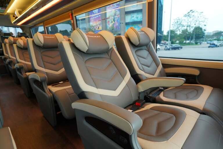 Khoang nội thất nhà xe Cát Bà Go Easy